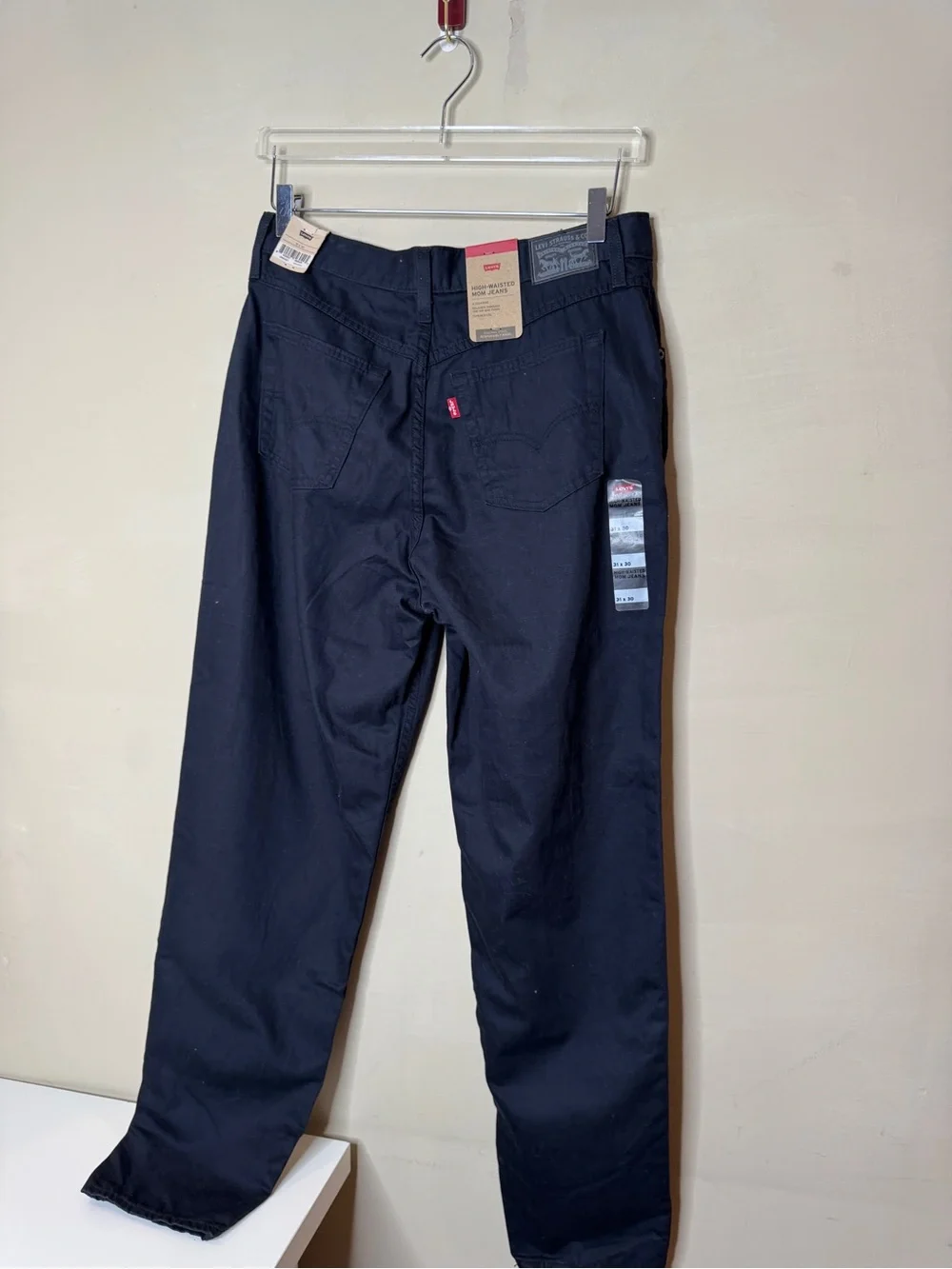 Levi’s High Waisted Mom Jeans Black 31x30 Tapered High Rise Relaxed Fit NWT
